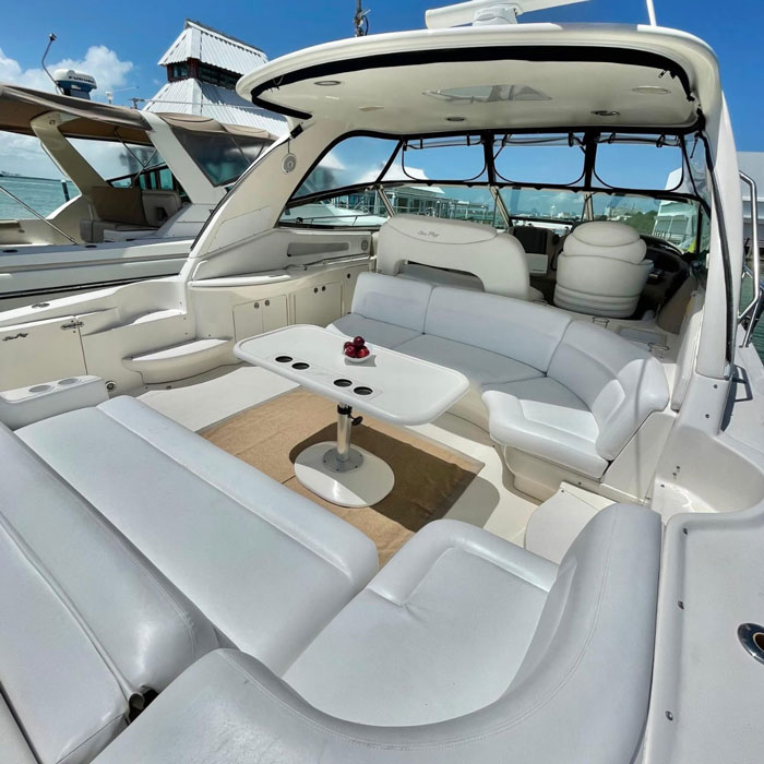 yacht cancun
